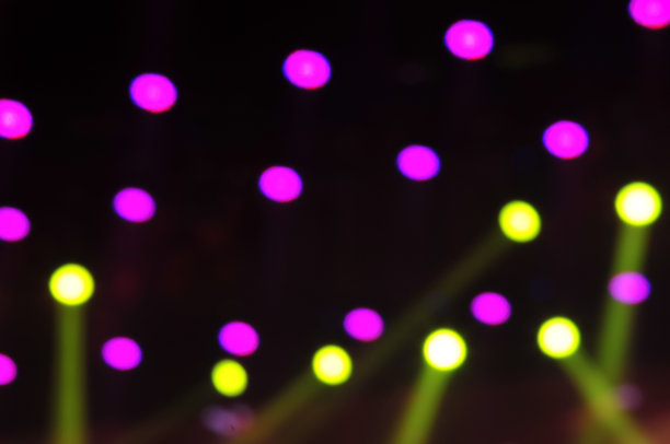 舞台灯光效果在黑暗中，特写图片图片下载