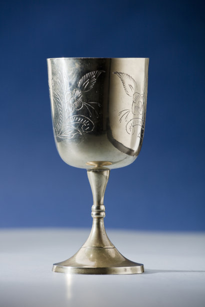 第一个基督教圣餐杯，一个艺术制作的基督教圣餐杯图片下载