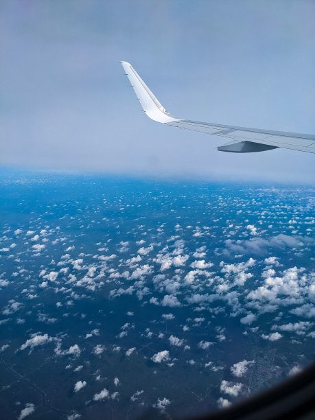 从飞机窗口看到的景色图片下载