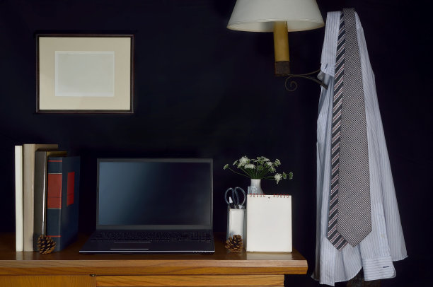 家庭装饰与笔记本电脑图片下载