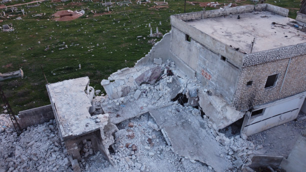 地震摧毁的建筑物俯视图图片下载