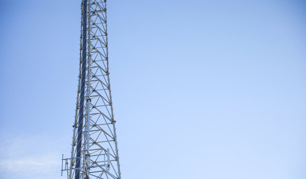 天空中的手机塔显示4g 5g电信卫星显示无线信号图片下载