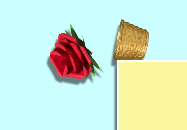 木篮掉落红色小花，创意春爱设计，蓝色背景图片下载