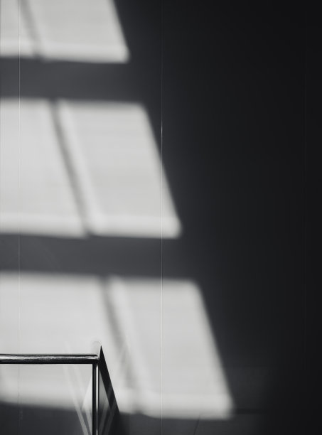 墙壁上的遮阳照明图片下载