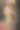 穿着纱丽的美丽已婚印度女子，在镜子前应用Sindoor。图片下载