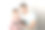 年轻的父亲和女儿阅读书籍特写。图片下载