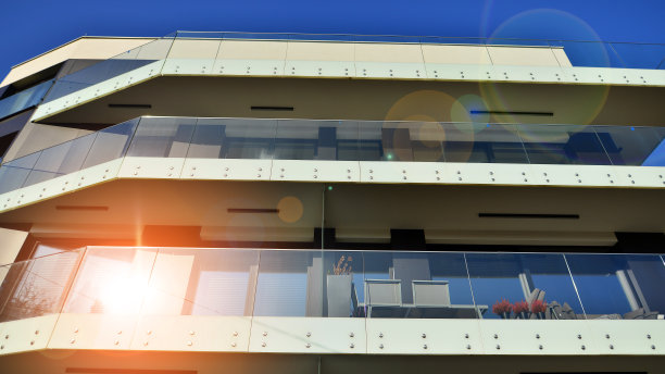 当代建筑中的现代元素。图片下载