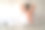 年轻男子在工作时坐在办公桌前伸展腰痛图片下载