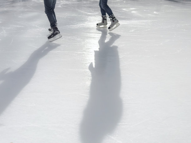 滑冰的图片下载