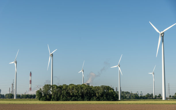 荷兰泽兰的风力涡轮机农场图片下载