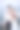 新郎和新娘在喀尔巴阡山脉散步图片下载
