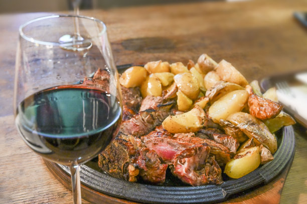 配佛罗伦萨牛排图片下载