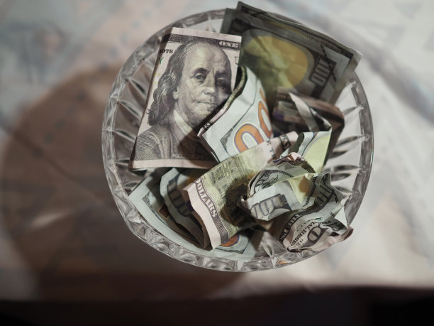 现金100美元的钞票图片下载