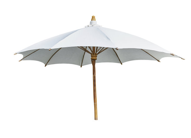 白色沙滩伞孤立在白色背景与修剪路径图片下载