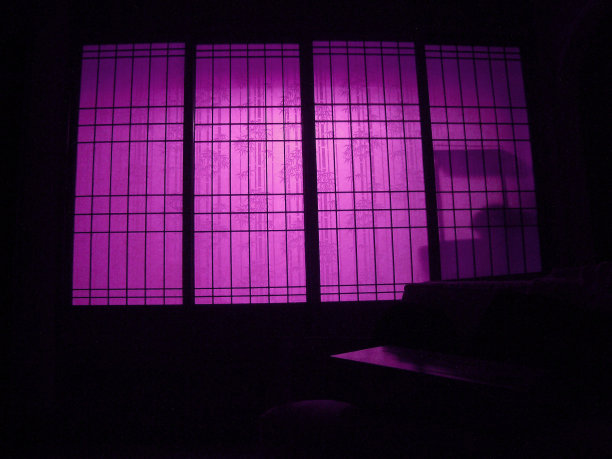 紫色的房间图片下载