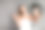 快乐的白人女士在家里的浴室里享受美丽的早晨例行程序时用智能手机自拍图片下载