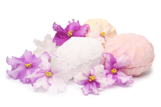 带有紫罗兰花的芳香浴弹图片下载
