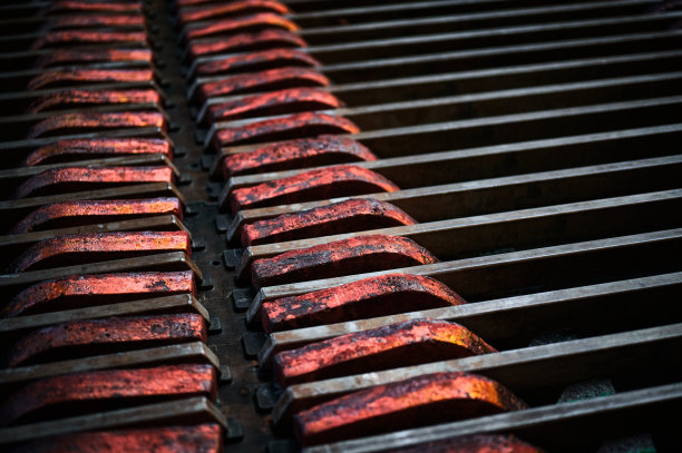 在工厂安装了铜阳极的电解浴缸图片下载