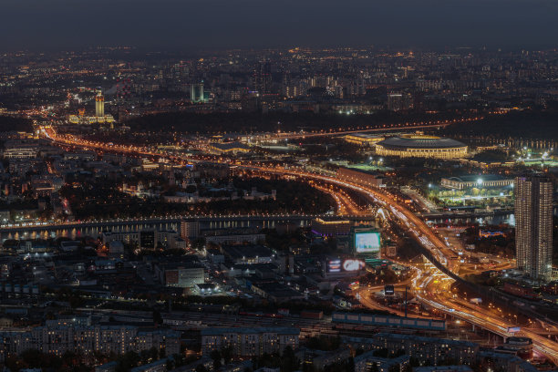 莫斯科与卢日尼基体育场和莫斯科河。图片下载