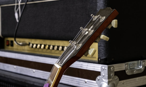 音乐会上的吉他演奏图片下载