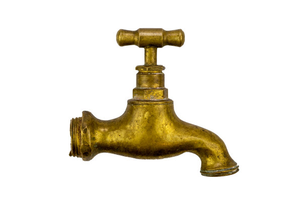 旧铜水龙头孤立在白色背景上。图片下载