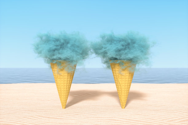 冰淇淋蛋筒与云在海滩上极简超现实的夏日背景图片下载