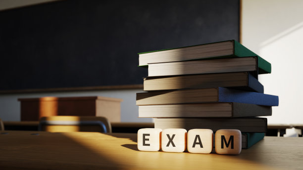 教室背景与书籍和一个木制立方体的字母考试。三维渲染图片下载