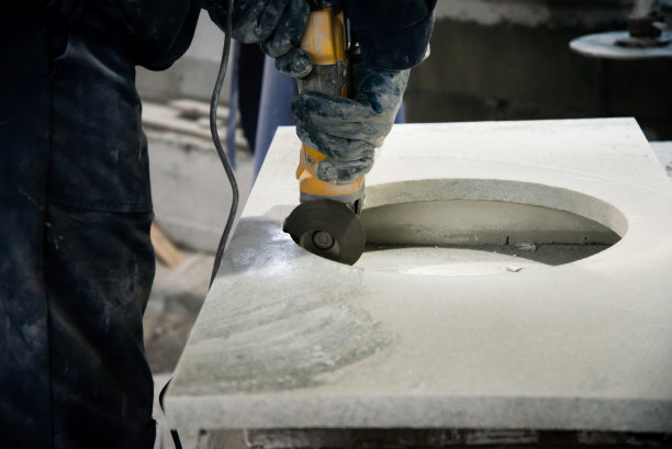 工厂用于加工天然花岗岩、大理石。图片下载