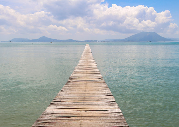 通往大海的木桥，庆化省图片下载