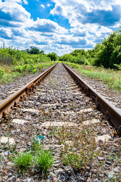 在铁路上经过火车后拍摄主题铁路轨道图片下载