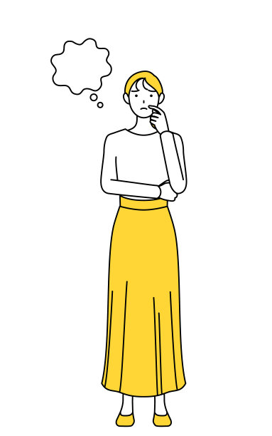 一个穿着随意的年轻女子一边抓脸一边思考。图片下载