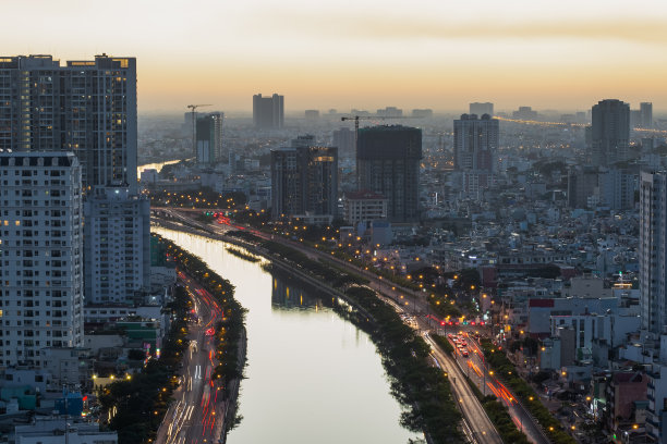 俯瞰胡志明市的日落-越南图片下载