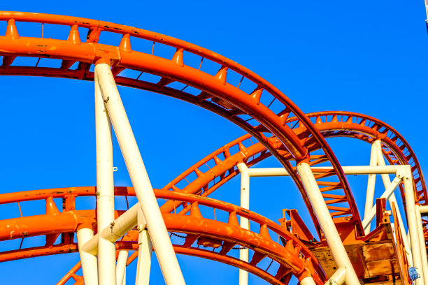 典型的过山车轨迹图片下载