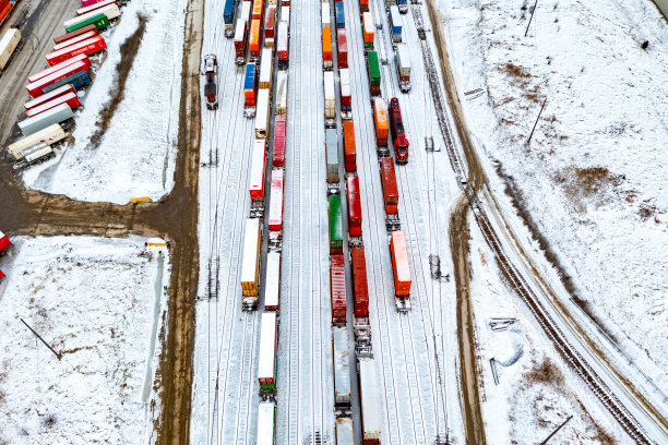 加拿大克莱因堡的加拿大太平洋CP铁路沃恩联运码头图片下载