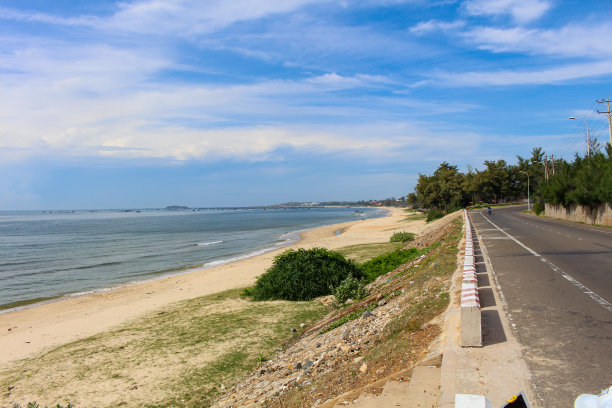 未受破坏的滨海公路，梅内湾图片下载