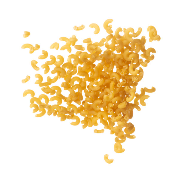 通心粉飞爆炸，黄色的通心粉浮爆炸，抽象的云飞。弯曲的通心粉在空中飞溅。白色背景隔离高速快门，定格运动图片下载