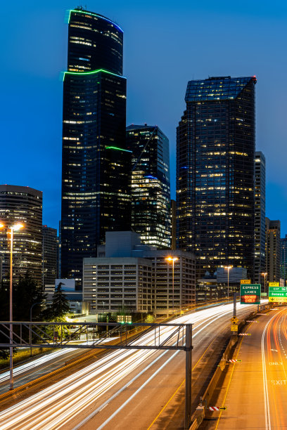 蓝色时间繁忙交通的高角度视图图片下载