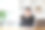年轻迷人的亚洲商业女性在休息时间听音乐和玩的放松工作。图片下载