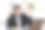 年轻迷人的亚洲商业女性在休息时间听音乐和玩的放松工作。图片下载