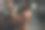 强壮的肌肉男在有线机锻炼背部图片下载