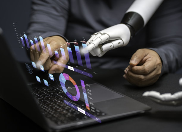 未来人工智能技术与人类的教与学。通过数字网络控制、互联网、分析、编程、软件，使智能机器人取代人类。图片下载