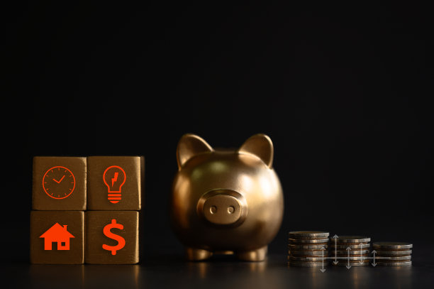 黄金储蓄罐，金钱，未来，家庭和生活的储蓄概念。图片下载