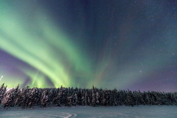 北极光，芬兰Muonio的北极光图片下载