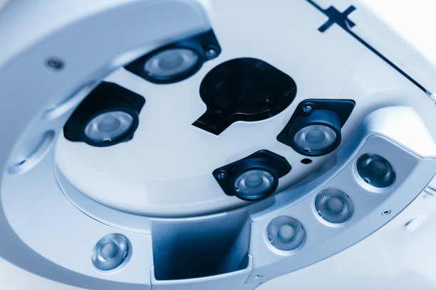 内设现代化眼科手术室，配备现代化设备图片下载