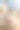 家庭主妇准备纸杯蛋糕，撒上糖。图片下载