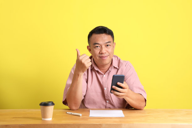 40多岁亚洲男人图片下载