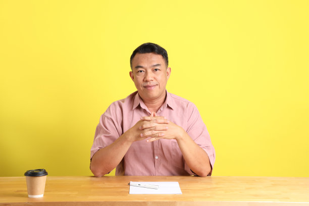 40多岁亚洲男人图片下载