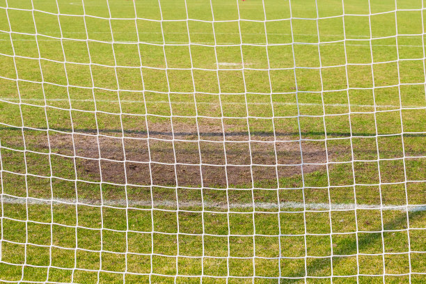 足球场上的球门图片下载