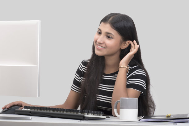 年轻的女商人肖像图片下载