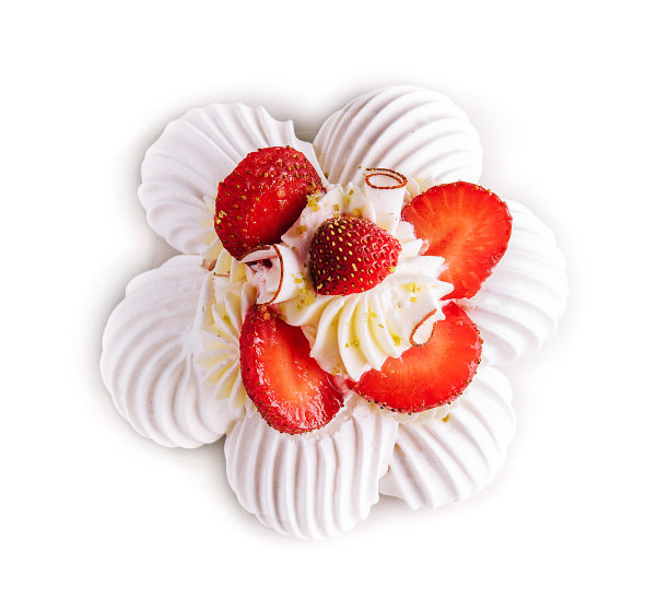 传统的英式甜点，草莓加奶油图片下载